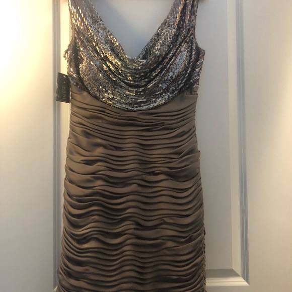 NEW!! Short formal dress - Picture 6 of 15